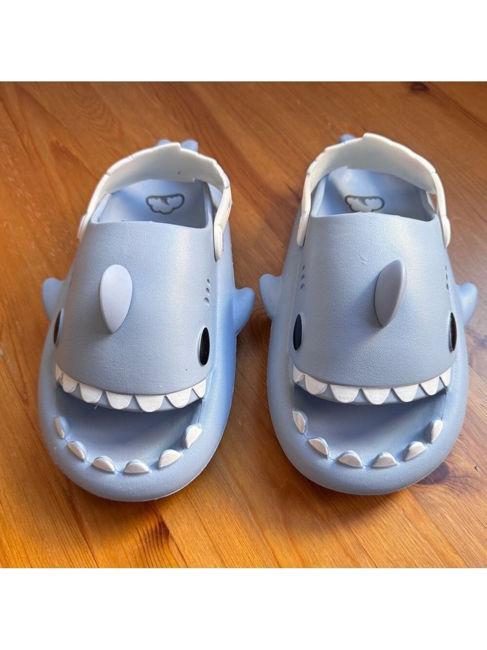 Cloudsharks slides NWOT size 3/4 kids